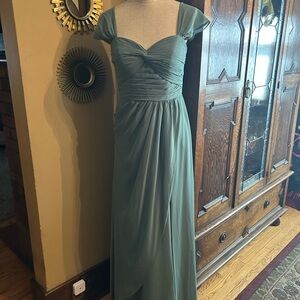 Azazie Sage Green Cap-Sleeve Maxi Dress Size 8 Prom Wedding NWOT